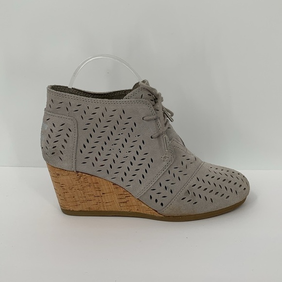 TOMs Desert wedge suede bootie ankle boot shoe perforated cork gray women 8 - Picture 1 of 7